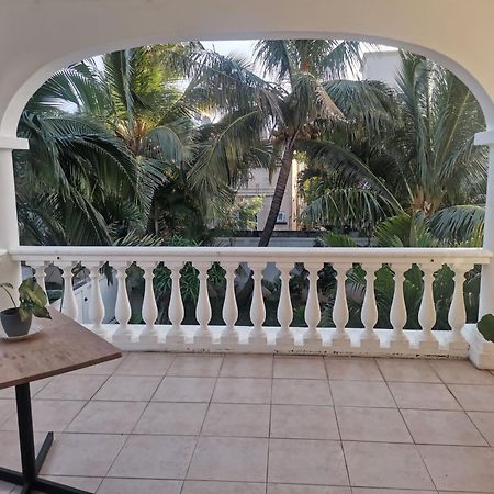 Artists House Lägenhet Rivière Noire Rum bild