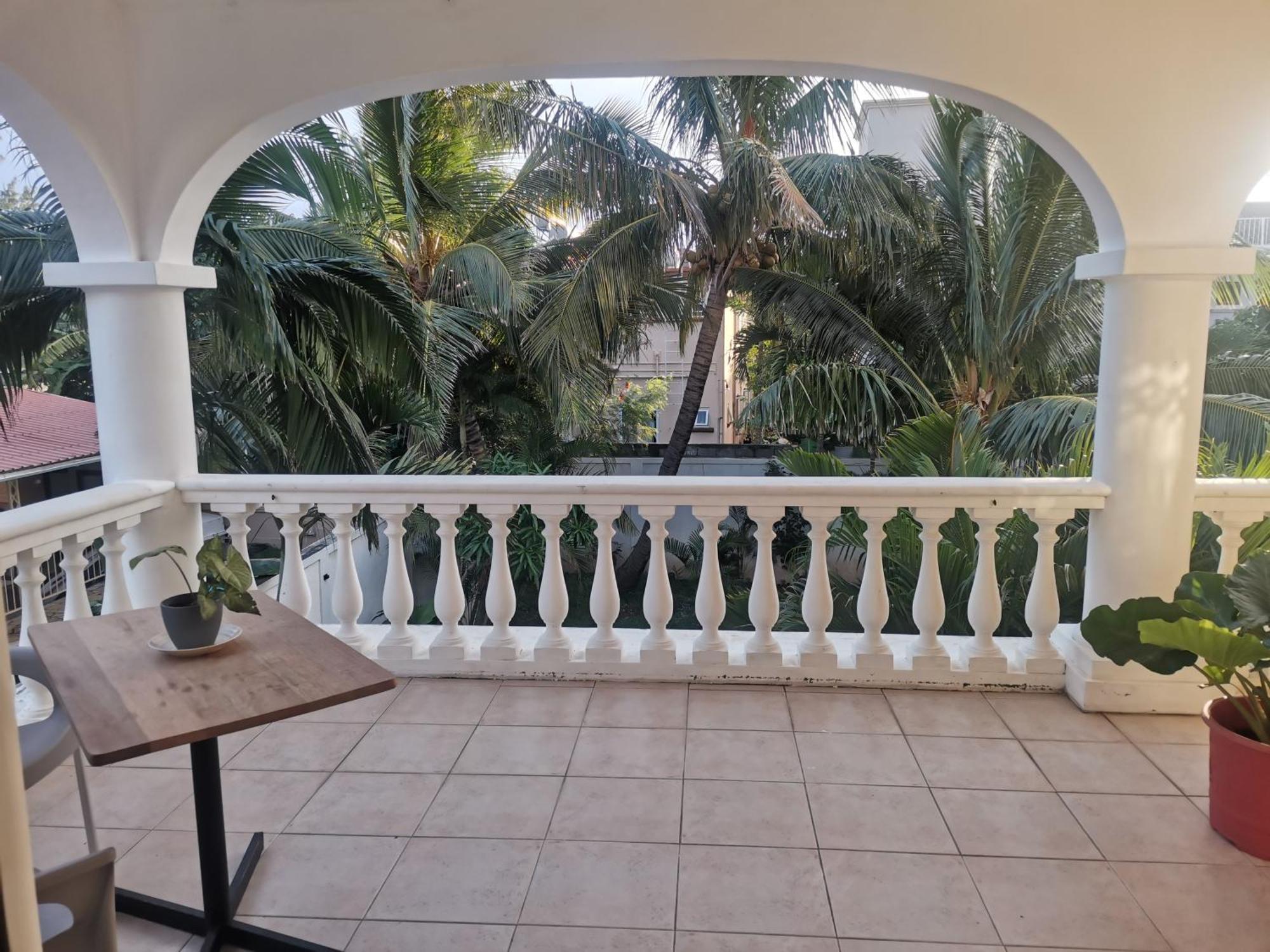 Artists House Lägenhet Rivière Noire Rum bild